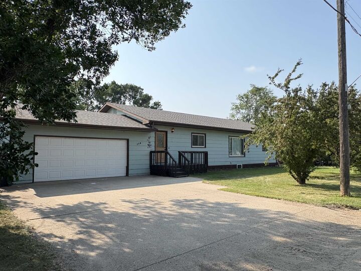 Property Photo:  112 Pleasant Ave N  ND 58785 