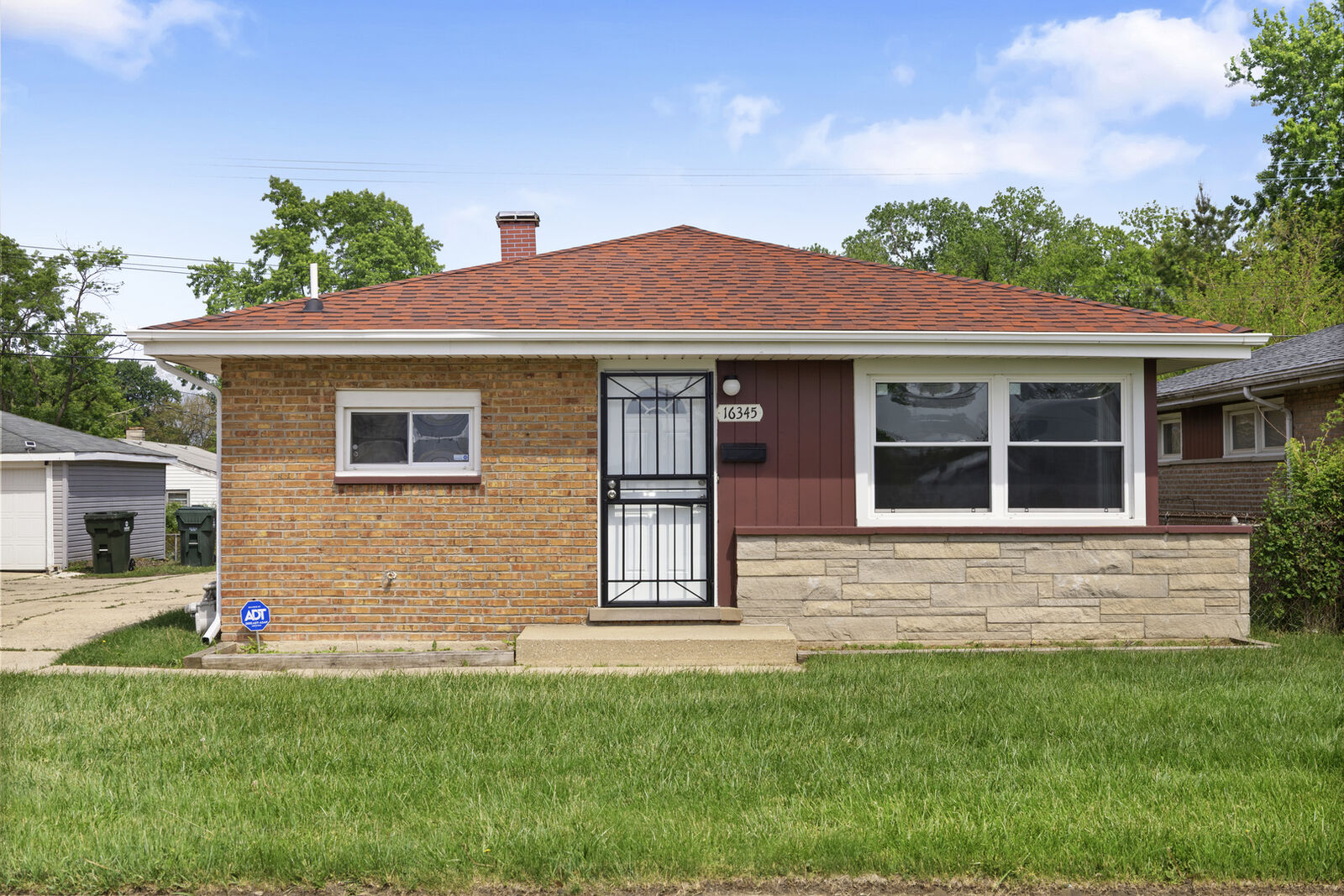 Property Photo: 16343 Dixie Highway IL 60428