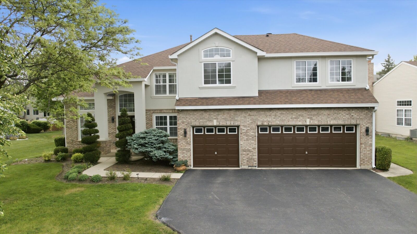 Property Photo:  2210 Fieldcrest Drive  IL 60060 