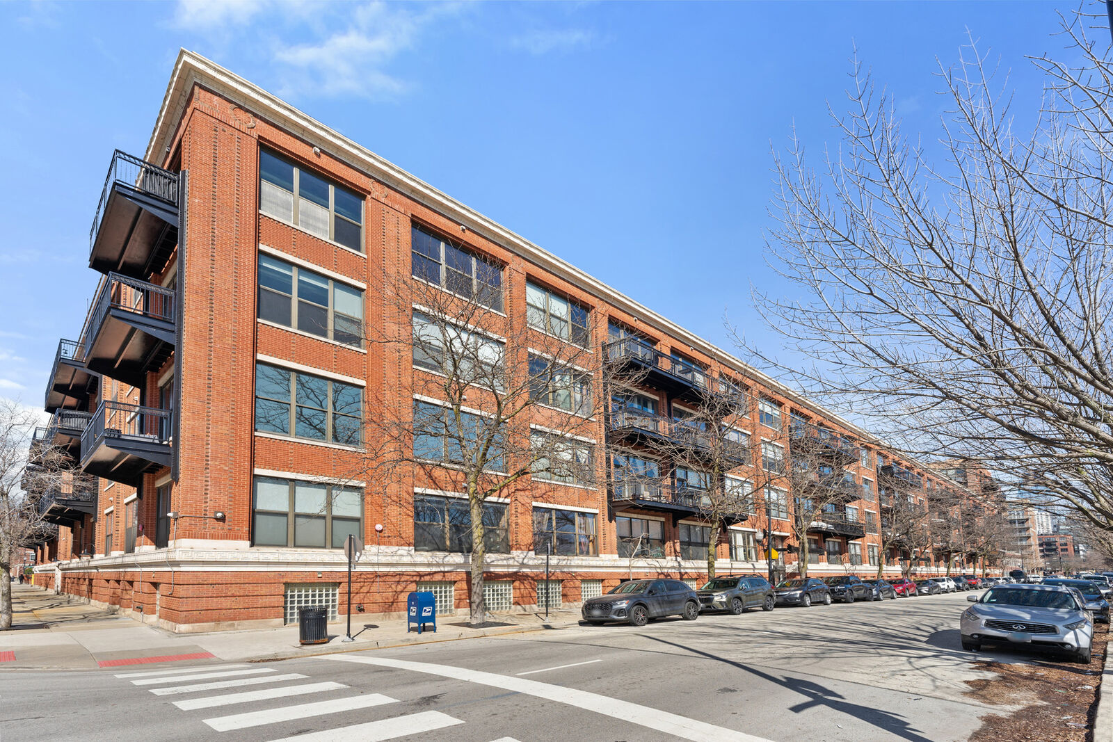 Property Photo: 1040 W Adams Street 122 IL 60607
