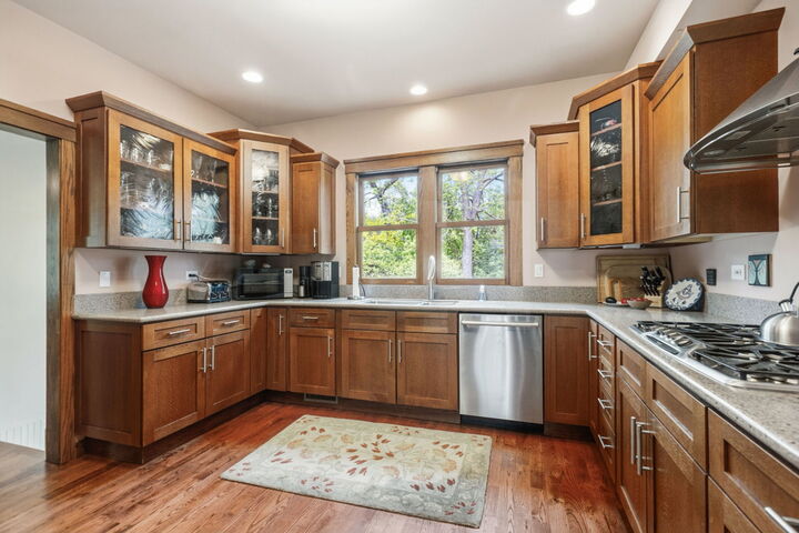 Property Photo:  1021 N Sheridan Road  IL 60085 