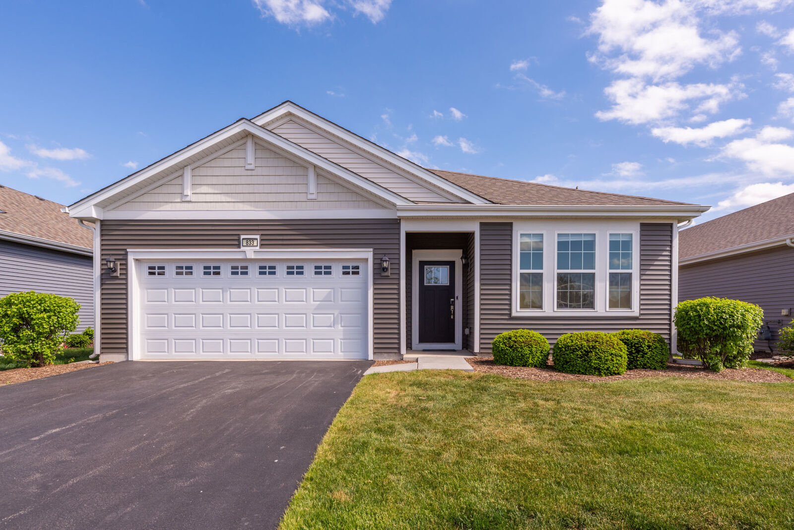 Property Photo: 833 Americana Avenue IL 60140