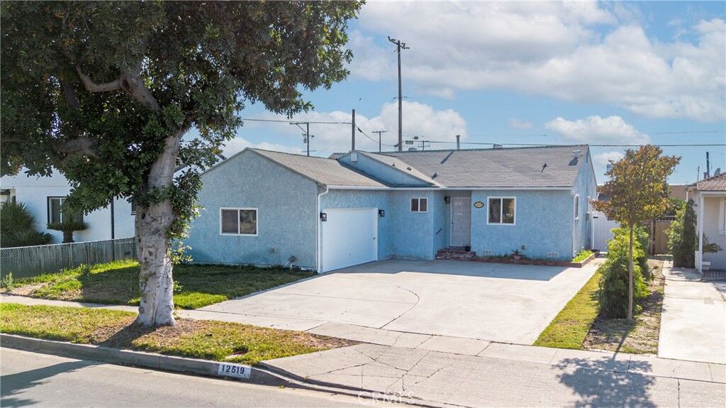 Property Photo:  12519 Roseton  CA 90650 