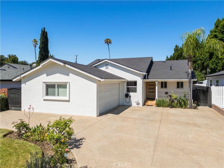 Property Photo:  5635 Radford  CA 91607 