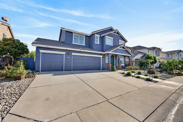 Property Photo: 10308 Jenny Lynn Way CA 95757
