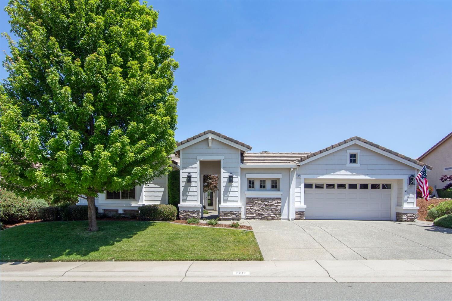 Property Photo:  1607 Barn Valley Lane  CA 95648 