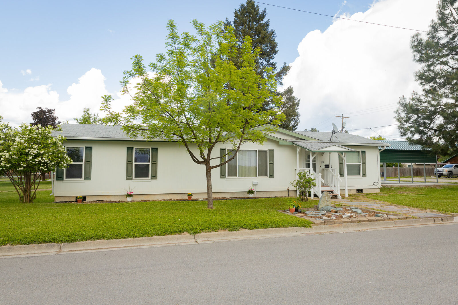 Property Photo:  516 W 4th Street  MT 59923 
