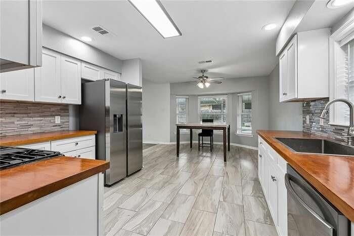 Property Photo:  402 Avenue A Ave Avenue  LA 70037 