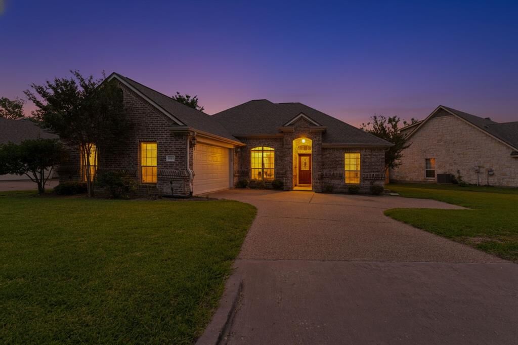 Property Photo: 3148 Lippizan Street TX 76706