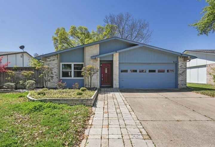 Property Photo: 1637 Dell Oak Drive TX 75040