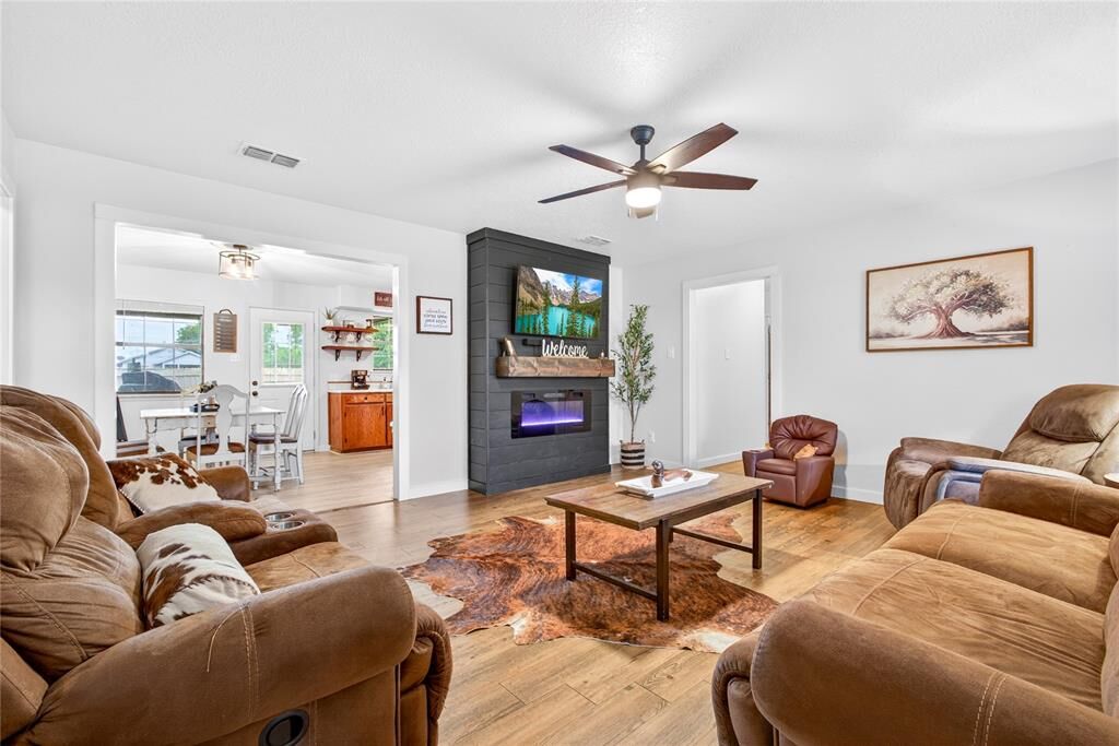 Property Photo: 703 S College Street TX 75423