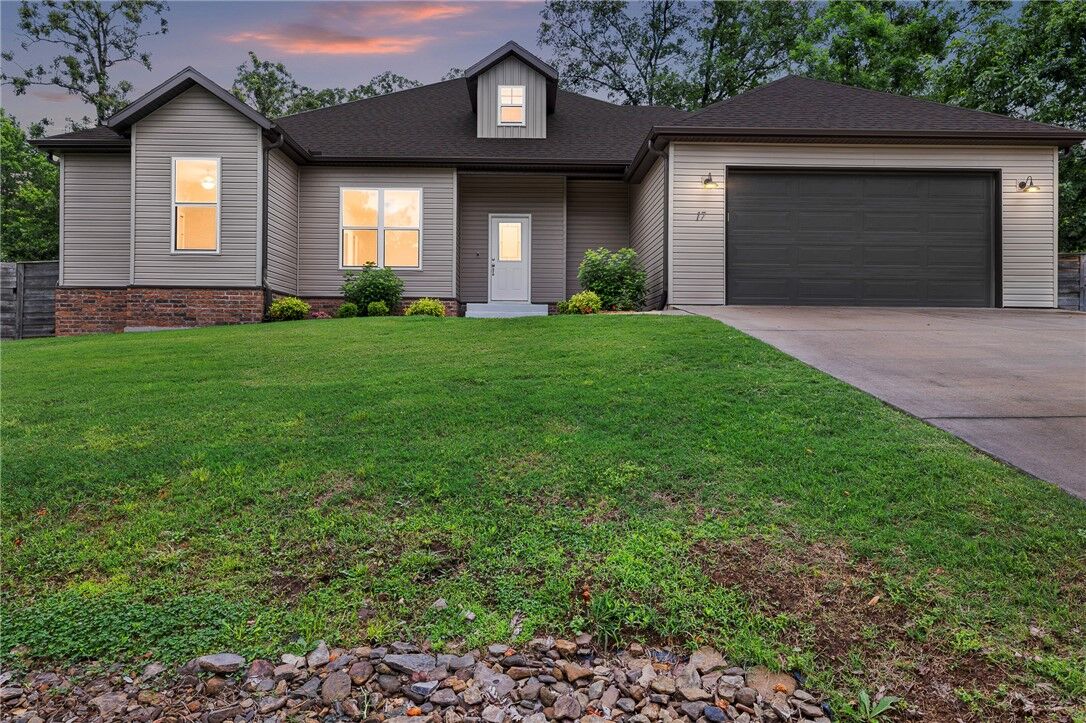 Property Photo:  17 Worth Place  AR 72715 