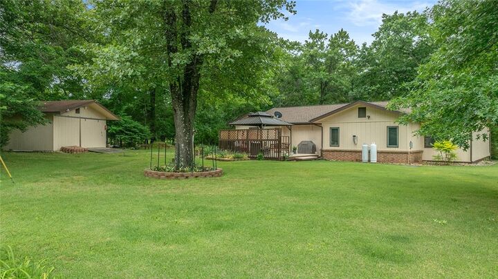 Property Photo:  3 Clevedon Circle  AR 72715 