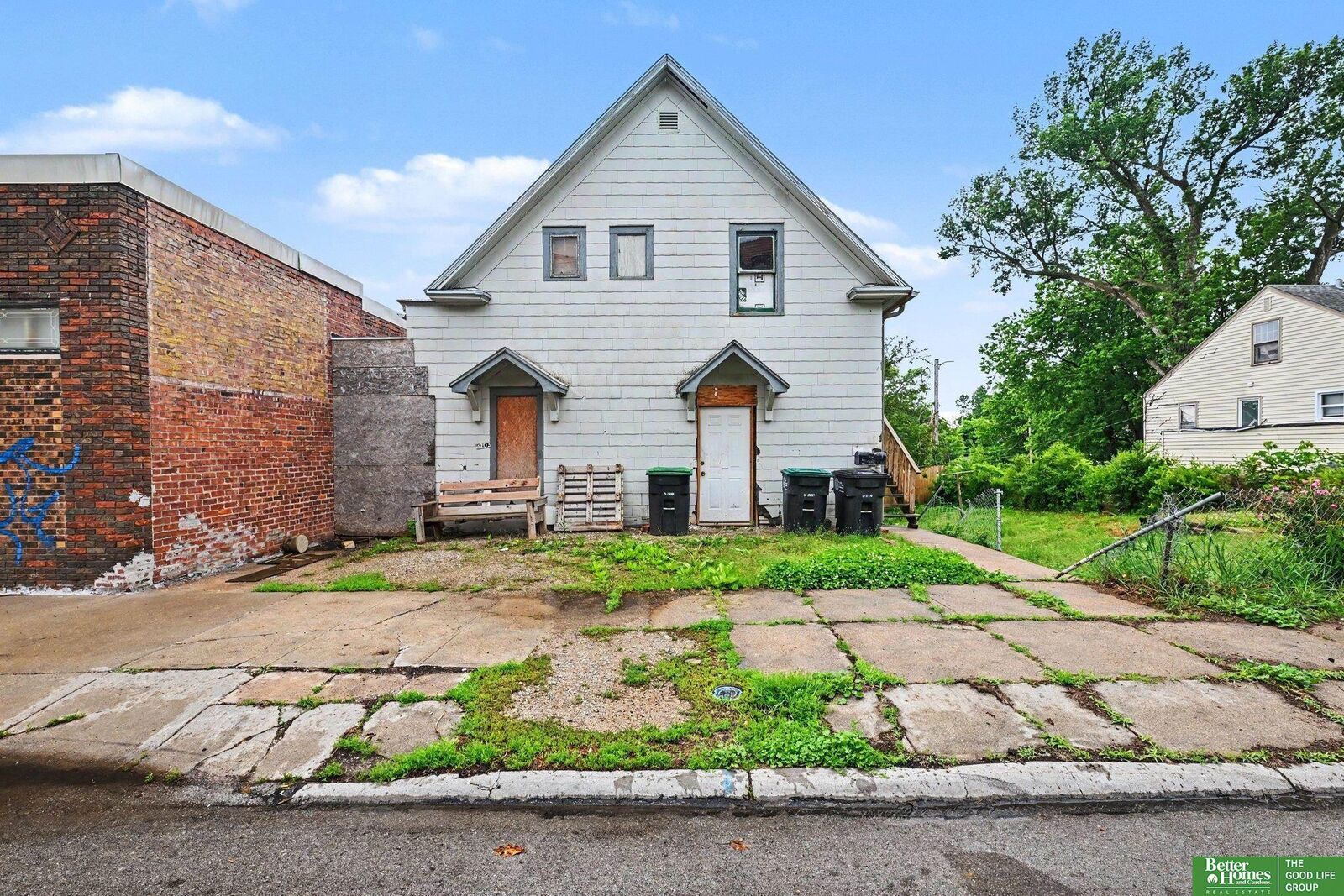 Property Photo:  4201 Grand Avenue  NE 68111 