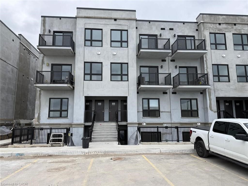 Property Photo: 25 Palace Street Q2 ON N2E 0L2
