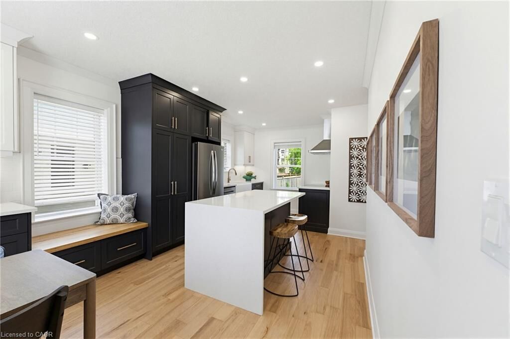 Property Photo:  45 Middleton Street  ON N1S 2R2 