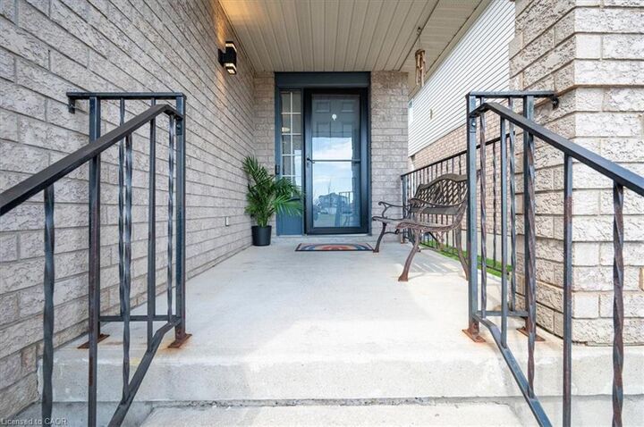 Property Photo: 30 Heatherwood Place ON N2N 3P4