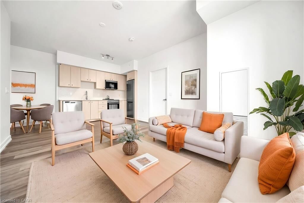 Property Photo:  5 Wellington Street S 1612  ON N2G 0E3 