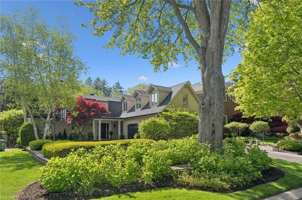 Property Photo:  98 Rosemary Lane  ON L9G 2K5 