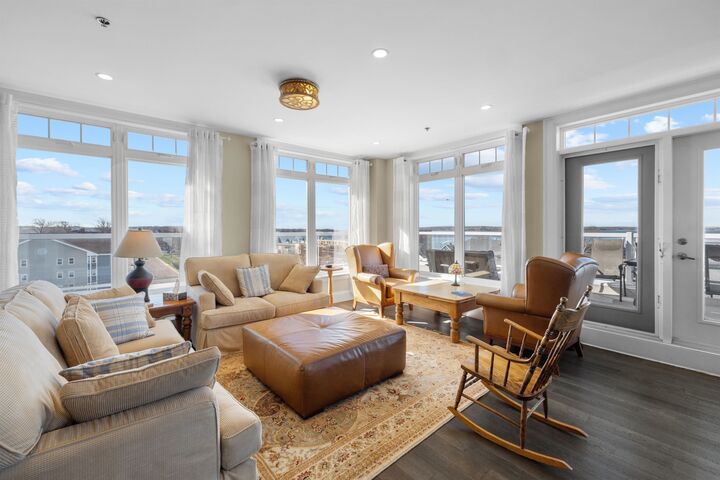 Property Photo:  41 Richmond Street 501  PE C1A 1H6 