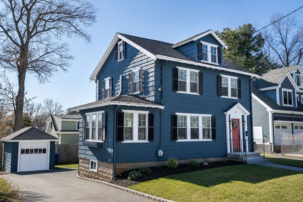 Property Photo:  10 Dexter Rd  MA 02420 
