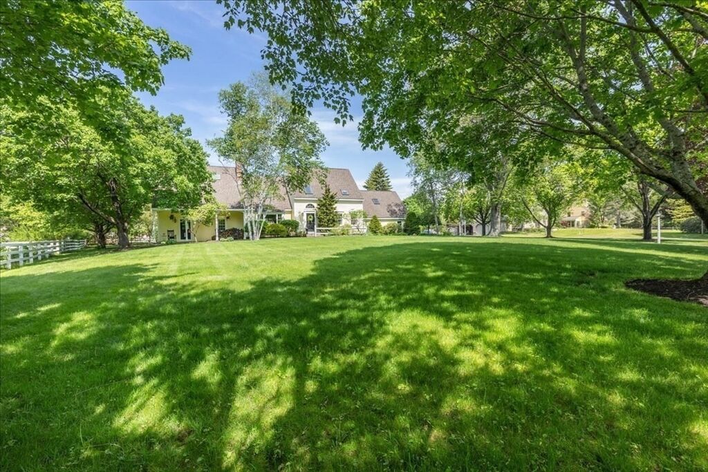 Property Photo:  8 Millbrook Lane  MA 01983 