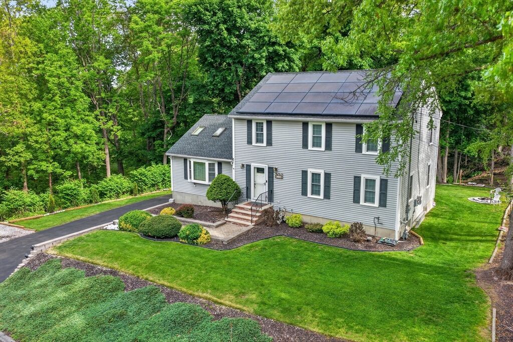 Property Photo:  25 Margate Rd  MA 01845 