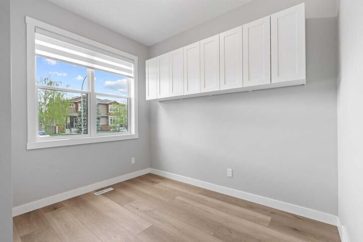 Photo de la propriété: 4618 81 Street NW AB T3B 2P6
