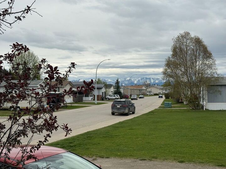 Property Photo: 102 Nickerson Avenue AB T7V 1A6
