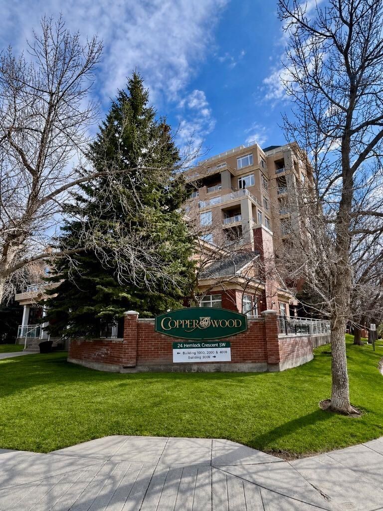 Property Photo: 24 Hemlock Crescent SW 4107 AB T3Z 2Z1