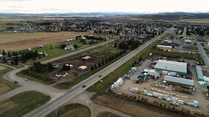 Property Photo: 501 Centre Avenue E AB T0L 0H0