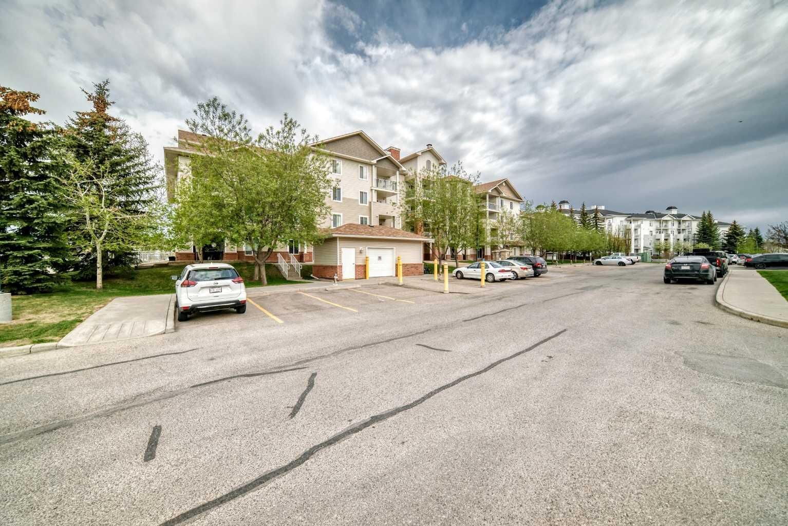 Property Photo: 16 Country Village Bay NE 406 AB T3K 5Y9