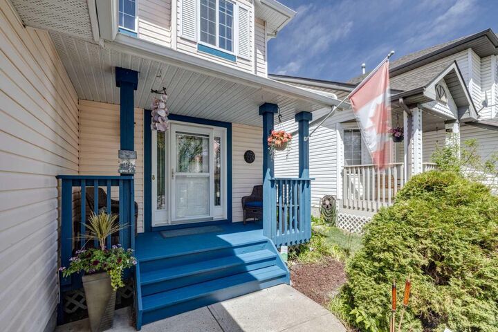 Property Photo:  103 Riverview Circle SE  AB T2C 4K1 