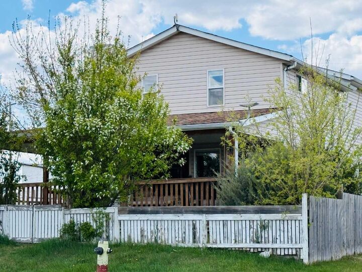 Property Photo:  5024 49 Street  AB T0C 0Y0 