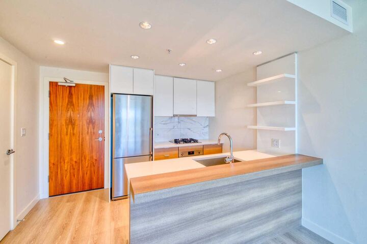 Property Photo:  108 Waterfront Court SW 1604  AB T2P 1K7 
