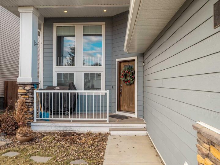 Property Photo:  453 Westgate Crescent  AB T1M 0E1 