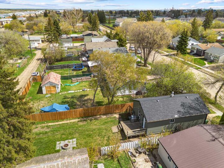 Property Photo:  4724 49 Street  SK S9V 0L8 