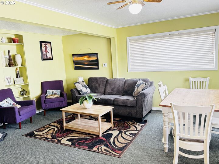 Property Photo:  251 10th Ave  OR 97138 