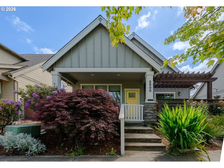 Property Photo:  3500 NE Hembree St  OR 97128 