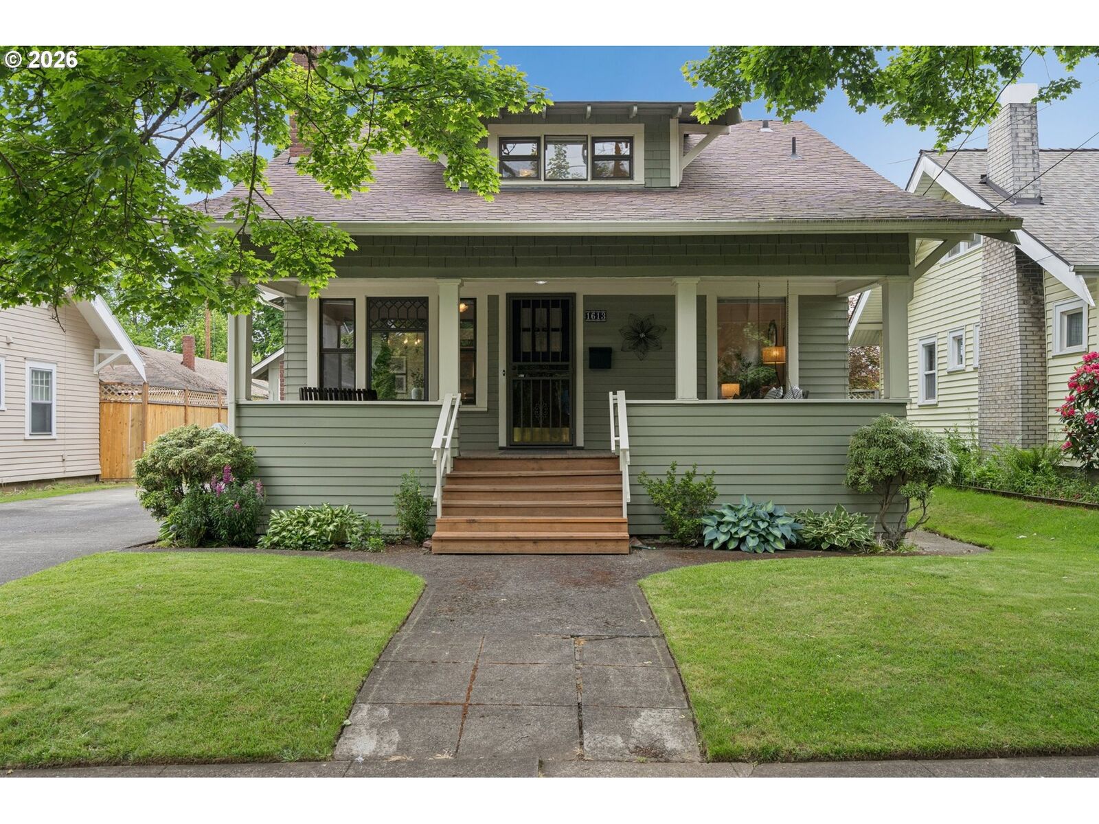 Property Photo:  1613 N Willamette Blvd  OR 97217 