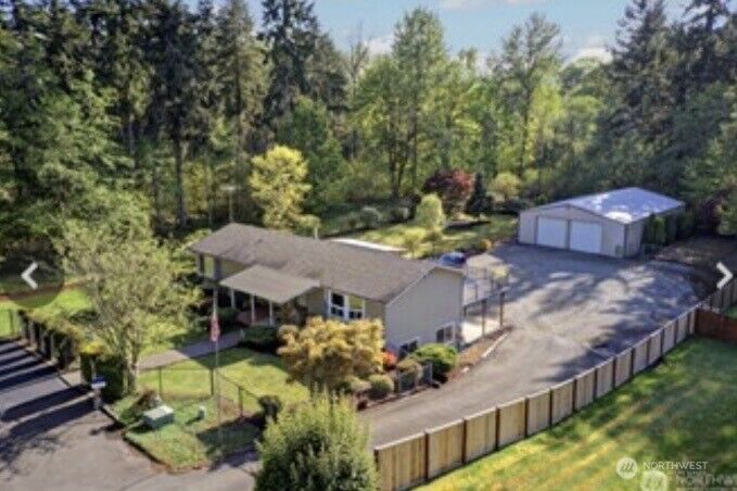 Property Photo:  320  181st Avenue E  WA 98391 