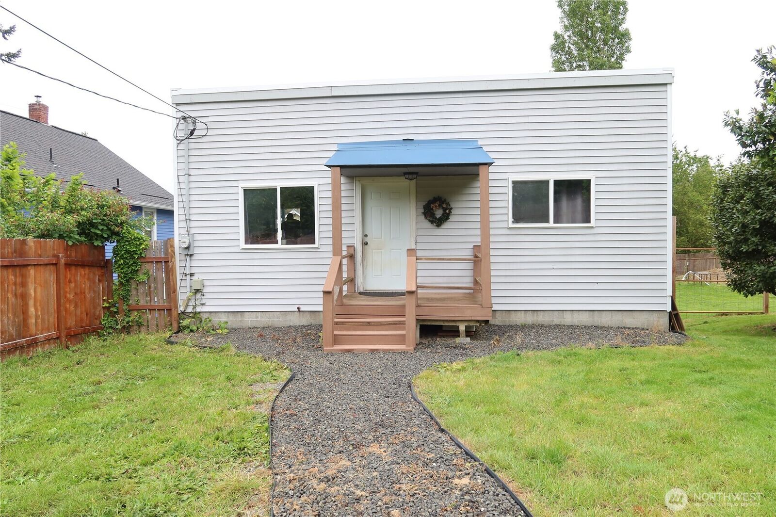 Property Photo:  1405  Flower Avenue  WA 98366 
