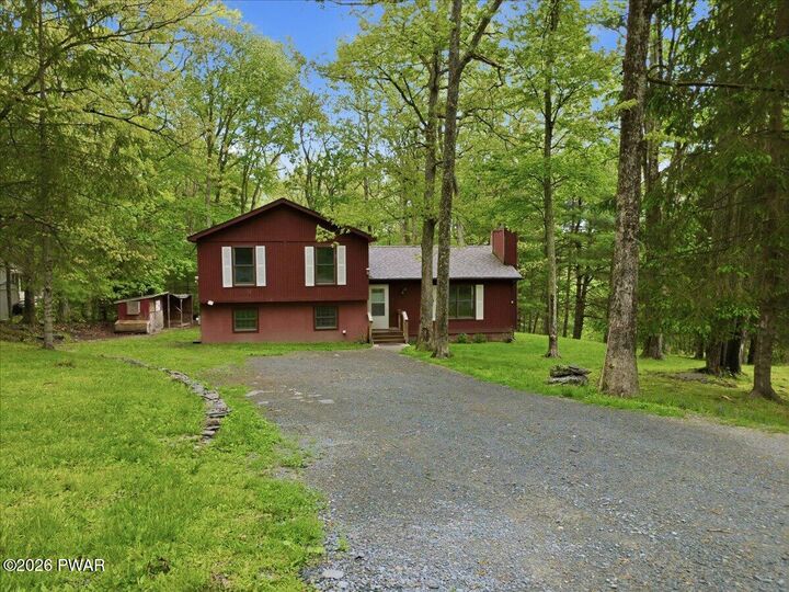 Property Photo:  124 Pine Tree Road  PA 18458 