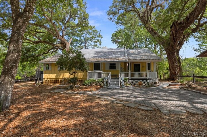 Property Photo:  3503 E Westcove Court  FL 34434 