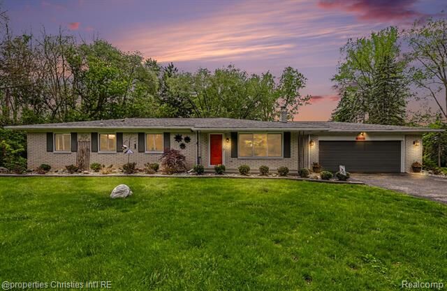 Property Photo: 6905 W Church Street MI 48346
