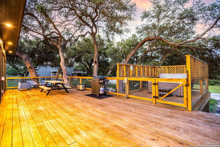 Property Photo:  1277 Timberlane Dr  TX 78133 