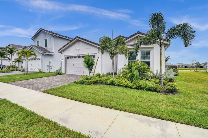 Property Photo:  5444 Pecan Dr  FL 33470 