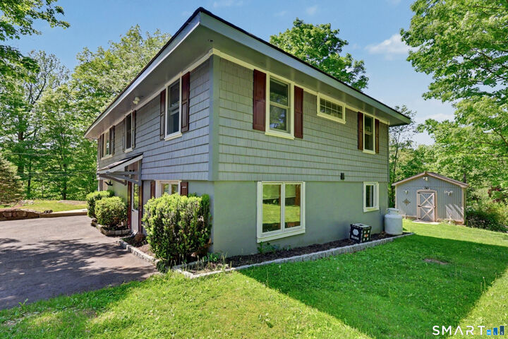 Property Photo:  1 Lookout Drive  CT 06877 