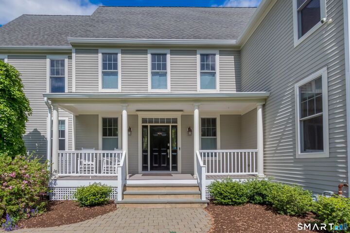 Property Photo:  