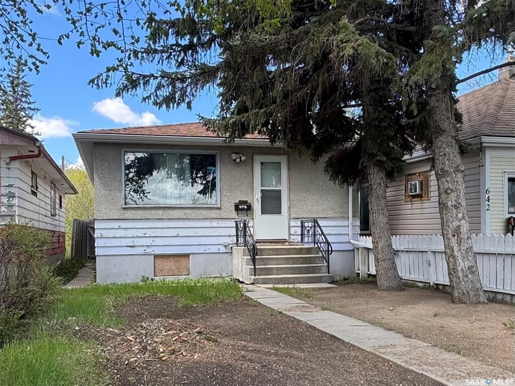 Property Photo: 646 Retallack Street SK S4T 2G4